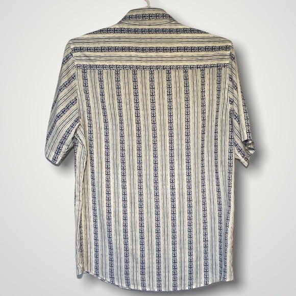 Billabong short sleeve shirt. - Picture 2 of 5